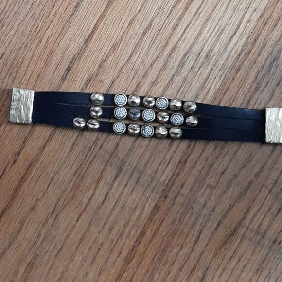 Vintage leather bracelet with gold and crystal accents - Picture 3 of 5